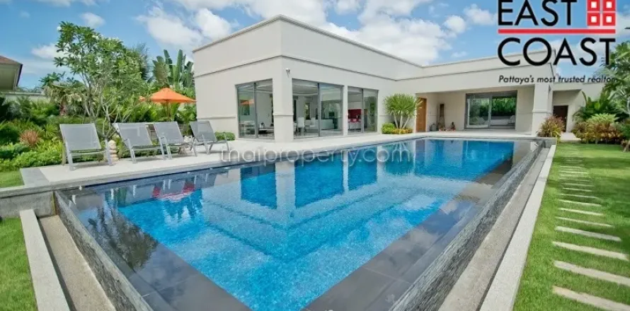 Casa de 4 dormitorios en Pattaya, Tailandia № 212774