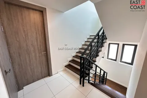 Casa de 3 dormitorios en Pattaya, Tailandia № 212779 - foto 3