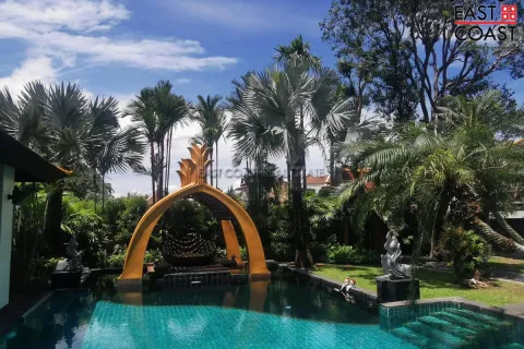 Casa de 5 dormitorios en Pattaya, Tailandia № 212778 - foto 12