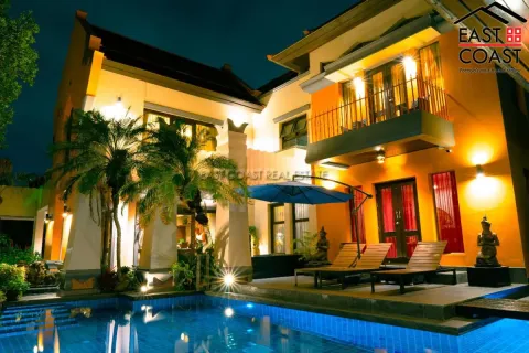 Casa de 5 dormitorios en Pattaya, Tailandia № 212778 - foto 10