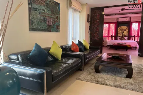 Casa de 5 dormitorios en Pattaya, Tailandia № 212778 - foto 17