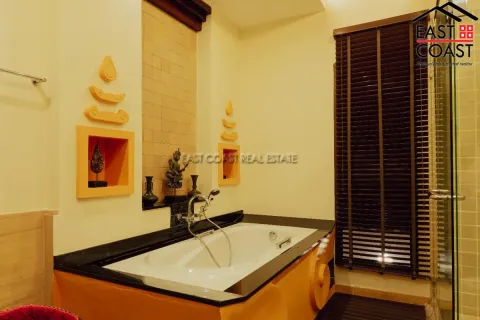 Casa de 5 dormitorios en Pattaya, Tailandia № 212778 - foto 3