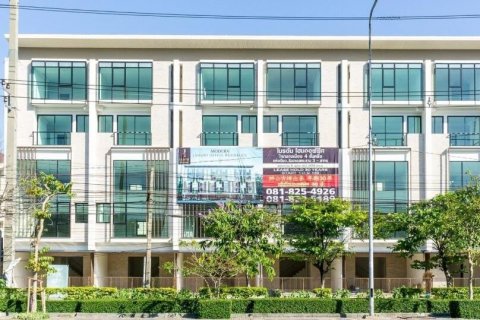 Таунхаус в Банг-Кхо-Лаеме, Бангкок, Таиланд с 3 спальнями № 139940 - фото 1