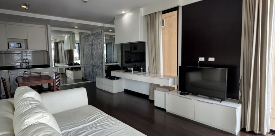 Studio in the Condo in Pathum Wan, Bangkok, Thailand № 139939