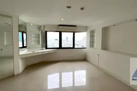 Condo in Watthana, Bangkok, Thailand, 2 bedrooms № 214508 - photo 6