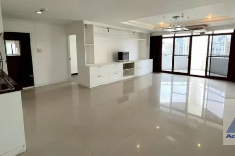 Condominio de 2 dormitorios en Watthana, Bangkok, Tailandia № 214508