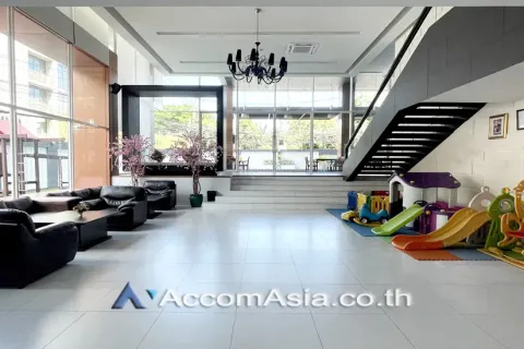 Condo in Watthana, Bangkok, Thailand, 2 bedrooms  № 214509 - photo 17