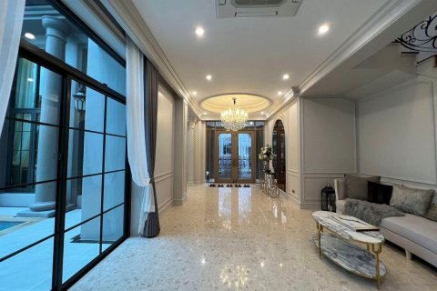 Вилла в Тави Ваттане, Бангкок, Таиланд с 4 спальнями  № 133881 - фото 20