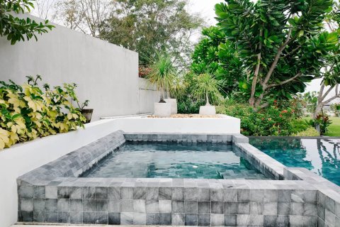 House in Pattaya, Thailand 5 bedrooms № 180465 - photo 25