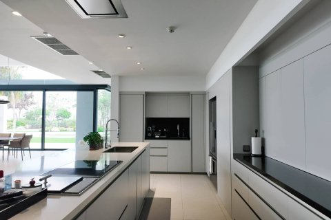 House in Pattaya, Thailand 5 bedrooms № 180465 - photo 13