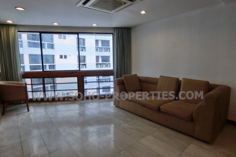 Кондоминиум с 3 спальнями в Бангкоке, Таиланд № 144133 - фото 2