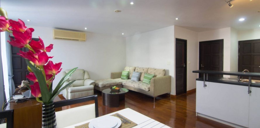 Condo in Bangkok, Thailand, 2 bedrooms  № 144132