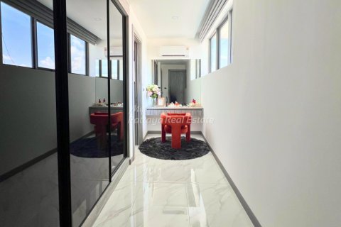 House in Bang Lamung, Thailand 2 bedrooms № 209176 - photo 23