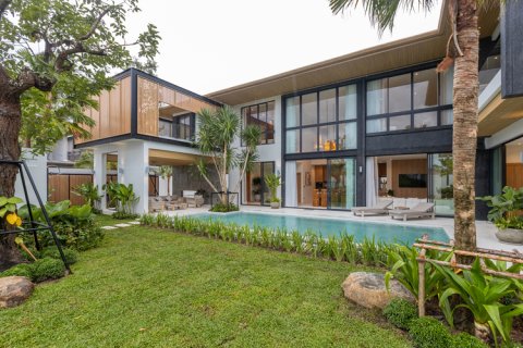 Villa in Pattaya, Thailand 5 bedrooms № 209179 - photo 3