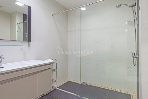 Townhouse in Bang Lamung, Thailand 8 bedrooms № 209175 - photo 27