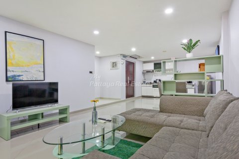 Townhouse in Bang Lamung, Thailand 8 bedrooms № 209175 - photo 8