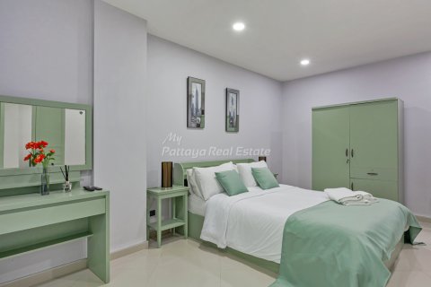 Townhouse in Bang Lamung, Thailand 8 bedrooms № 209175 - photo 11