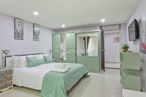 Townhouse in Bang Lamung, Thailand 8 bedrooms № 209175 - photo 6