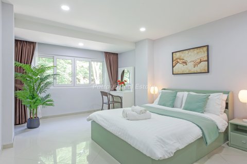 Townhouse in Bang Lamung, Thailand 8 bedrooms № 209175 - photo 23