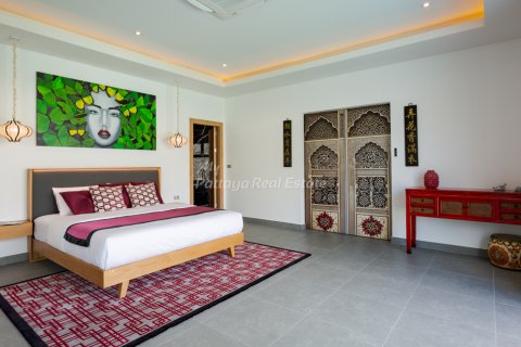 House in Pattaya, Thailand 4 bedrooms № 203362 - photo 23