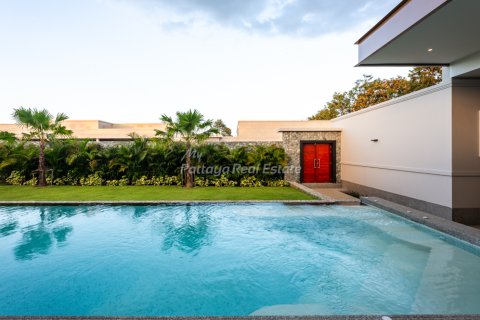 House in Pattaya, Thailand 4 bedrooms № 203362 - photo 5