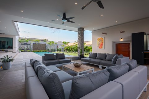 House in Pattaya, Thailand 4 bedrooms № 203362 - photo 10