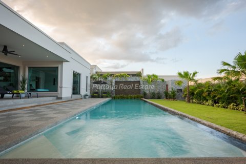 House in Pattaya, Thailand 4 bedrooms № 203362 - photo 7