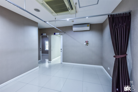 Commercial property in Bangkok, Thailand 189 sq.m. № 190481 - photo 12