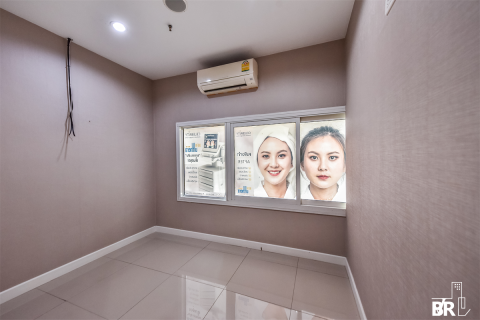 Commercial property in Bangkok, Thailand 189 sq.m. № 190481