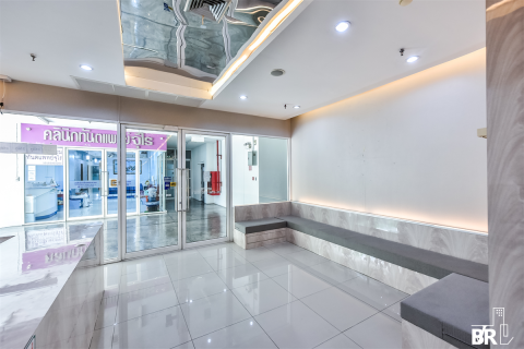 Commercial property in Bangkok, Thailand 189 sq.m. № 190481 - photo 5