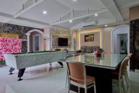 Вилла в Банг Саре, Таиланд с 5 спальнями  № 146991 - фото 2