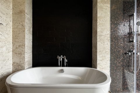 Condo in Yan Nawa, Bangkok, Thailand, 3 bedrooms № 201280 - photo 17