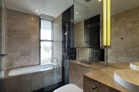 Condo in Yan Nawa, Bangkok, Thailand, 3 bedrooms № 201280 - photo 13
