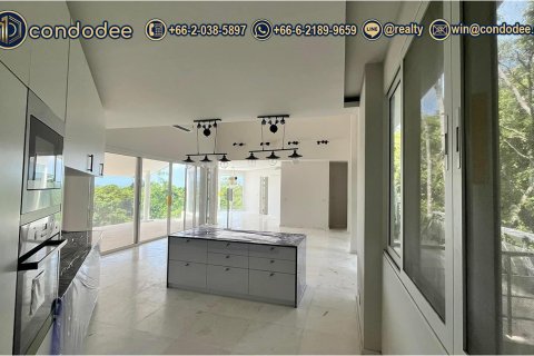 House in Bangkok, Thailand 4 bedrooms № 201278 - photo 6