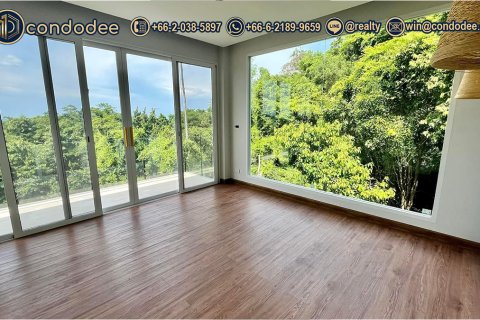 House in Bangkok, Thailand 4 bedrooms № 201278 - photo 4