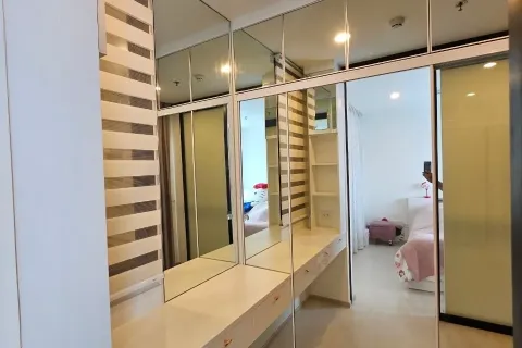 Studio dans le Condo à Huai Khwang, Bangkok, Thaïlande  № 156535 - photo 4