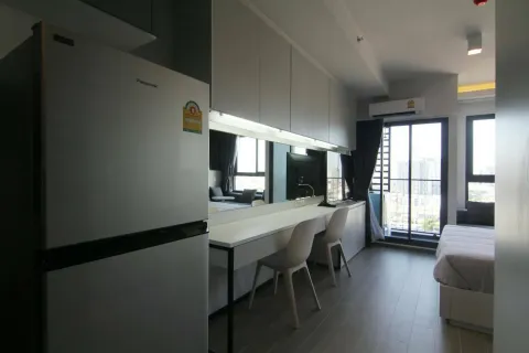Studio in the Condo in Phra Khanong, Bangkok, Thailand  № 156533
