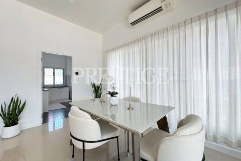 Casa de 3 dormitorios en Pattaya, Tailandia № 209296 - foto 8