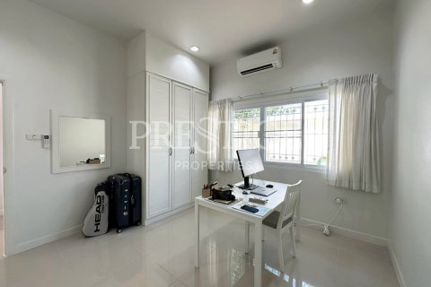 Casa de 3 dormitorios en Pattaya, Tailandia № 209296 - foto 22