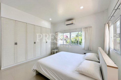 Casa de 3 dormitorios en Pattaya, Tailandia № 209296 - foto 13