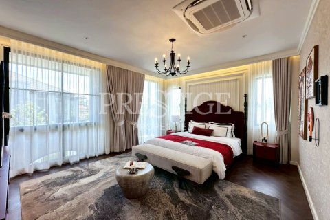 Casa de 4 dormitorios en Pattaya, Tailandia № 209299 - foto 17