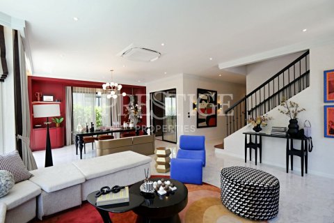 Casa de 4 dormitorios en Pattaya, Tailandia № 209299 - foto 4