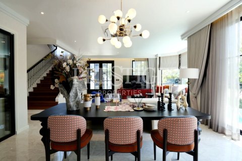 Casa de 4 dormitorios en Pattaya, Tailandia № 209299 - foto 7