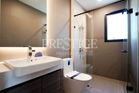 Casa de 4 dormitorios en Pattaya, Tailandia № 209299 - foto 12
