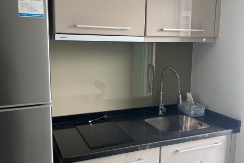 Studio dans le Condo à Watthana, Bangkok, Thaïlande  № 137271 - photo 3