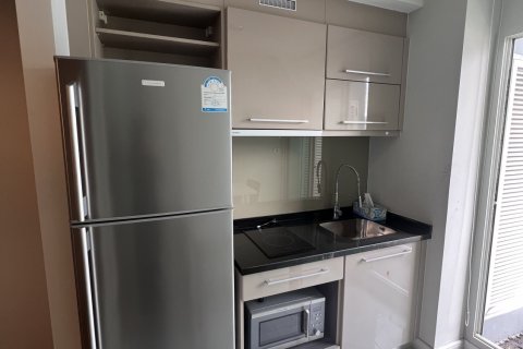 Studio dans le Condo à Watthana, Bangkok, Thaïlande  № 137271 - photo 2