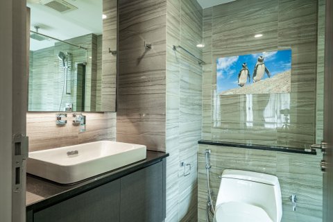 Condo à Pathum Wan, Bangkok, Thaïlande, 3 chambres  № 152056 - photo 24