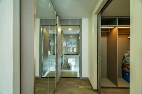 Condo à Pathum Wan, Bangkok, Thaïlande, 3 chambres  № 152056 - photo 21