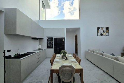 Villa in Rawai, Thailand 3 bedrooms № 114810 - photo 8