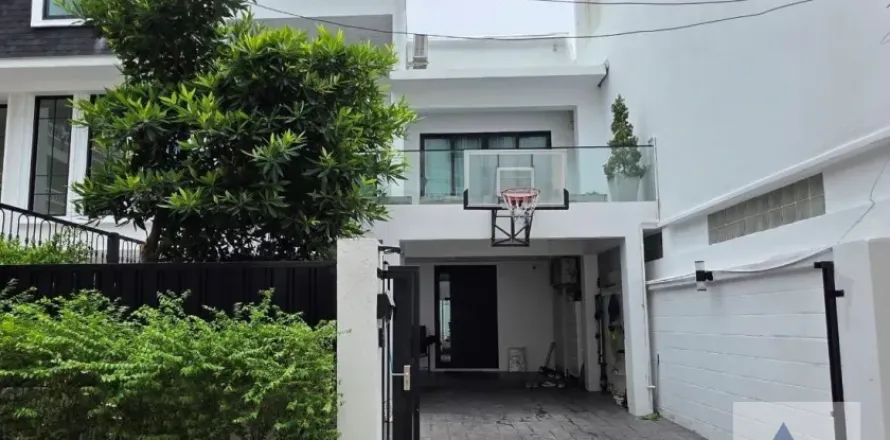 Haus in Watthana, Bangkok, Thailand 3 Schlafzimmer № 214692